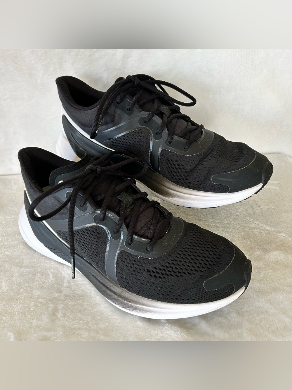 Lululemon Women's Sneakers Size 8 Black Bliss Feel Running Athletic Lace Up